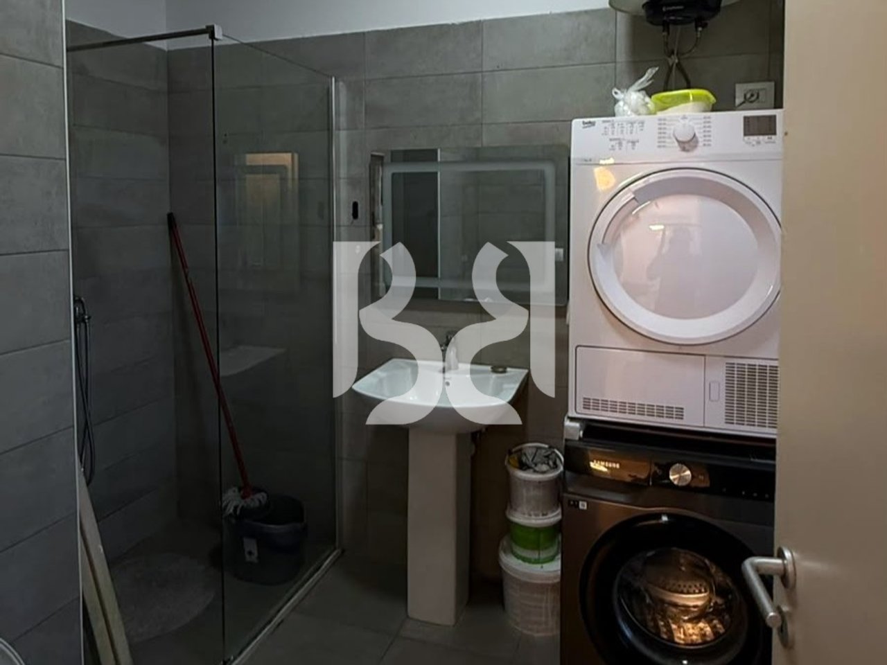 Monolocale in Vendita a Mangalem 21, Tirana | 43 m² Lordi | 79.000 € | Con Ipoteca