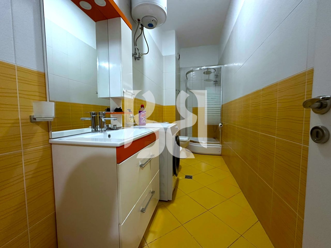 Appartamento 2+1 in Affitto presso Kristal Center, Tirana | 2° Piano | 85.000 Lek/Mese