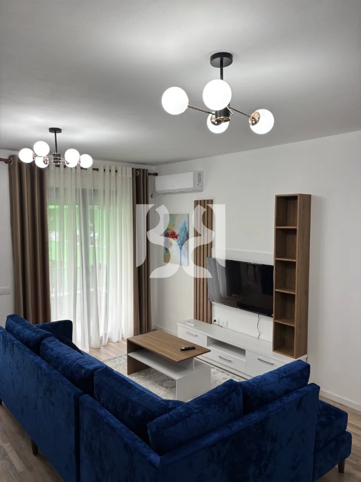 APARTAMENT ME QERA 1+1+PARKIM TE 5 MAJI TIRANE**