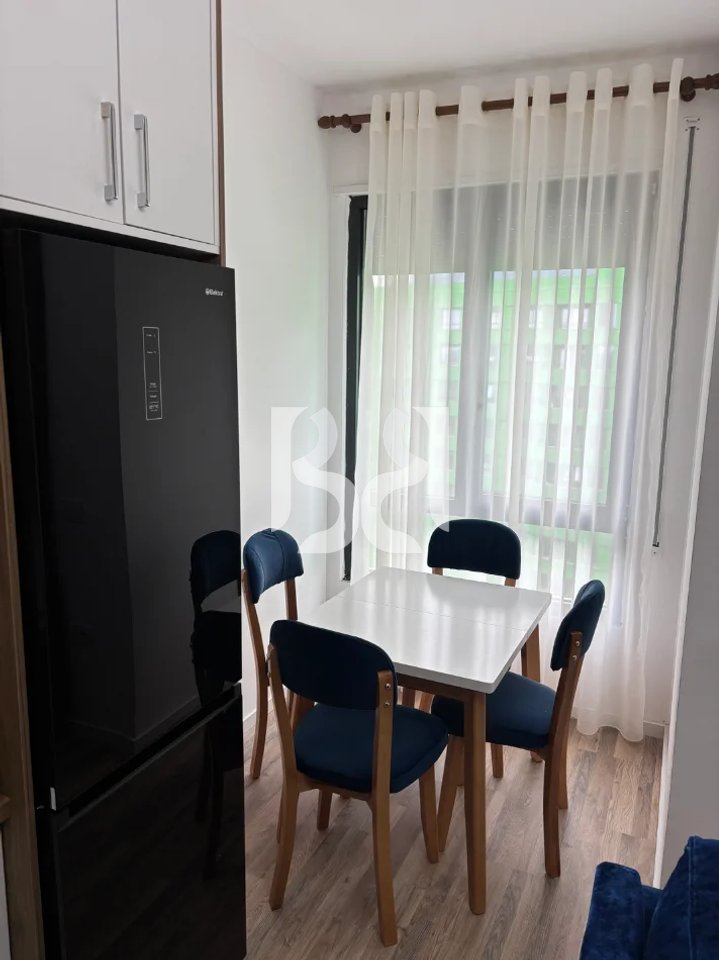 APARTAMENT ME QERA 1+1+PARKIM TE 5 MAJI TIRANE**