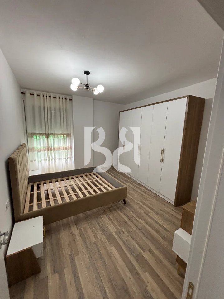 APARTAMENT ME QERA 1+1+PARKIM TE 5 MAJI TIRANE**