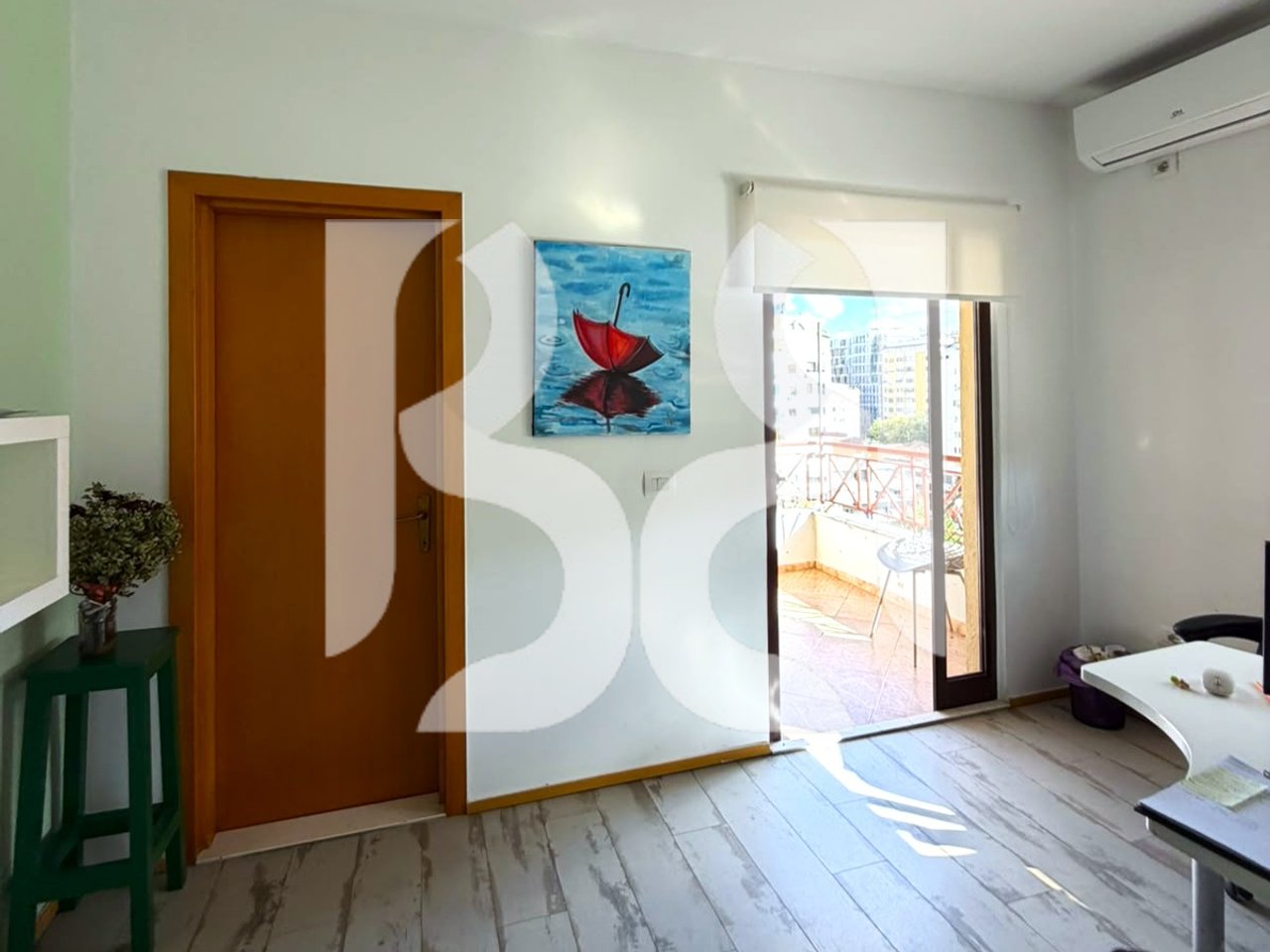 Jepet me Qira Ambient per Zyre ne Bllok, Tirane | 120 m² Neto | 1,500 €/Muaj