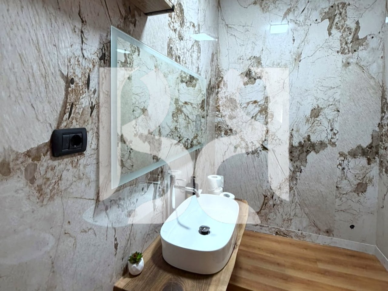 Jepet me Qira Ambient per Zyre ne Bllok, Tirane | 120 m² Neto | 1,500 €/Muaj