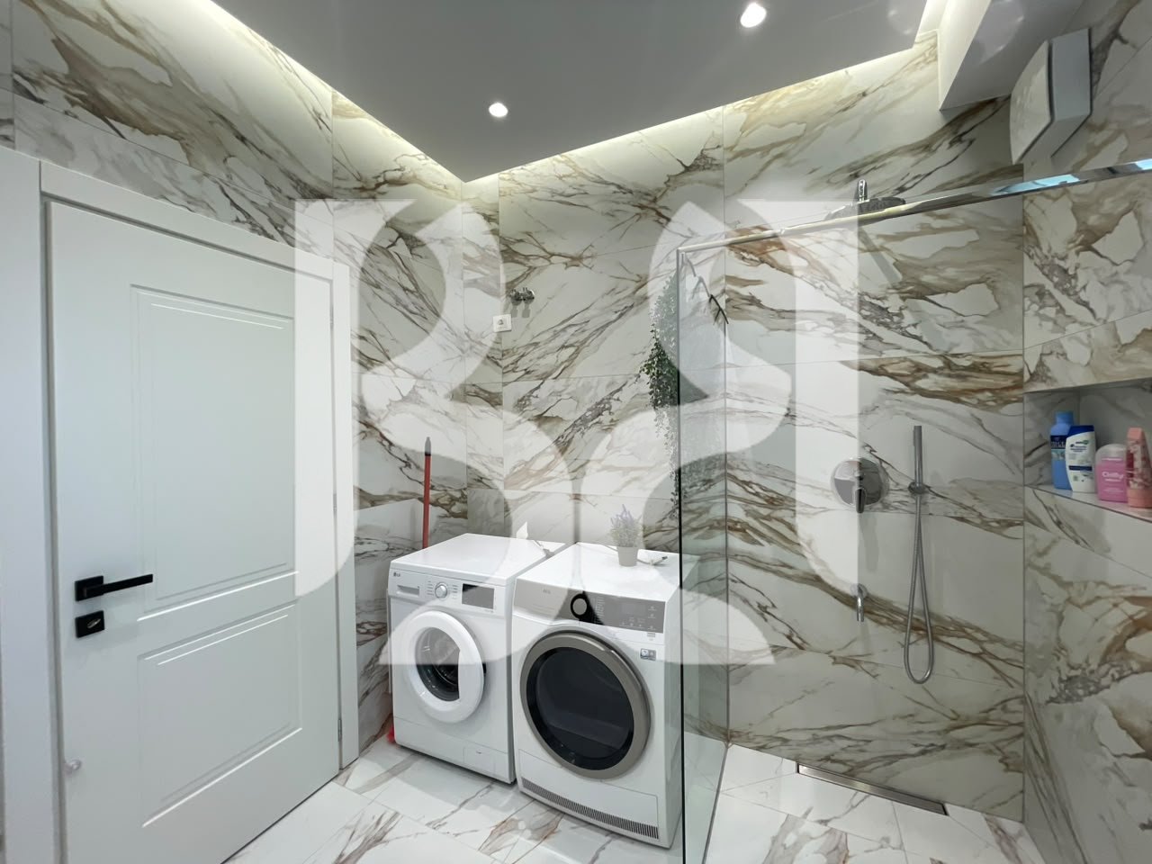 2+1 APARTMENT FOR RENT IN THE AMBASSADORS' BLOCK