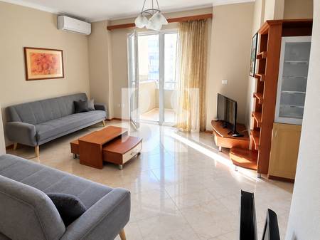 APARTAMENT 2+1+ BALLKON ME QIRA TEK RRUGA E KOSOVAREVE