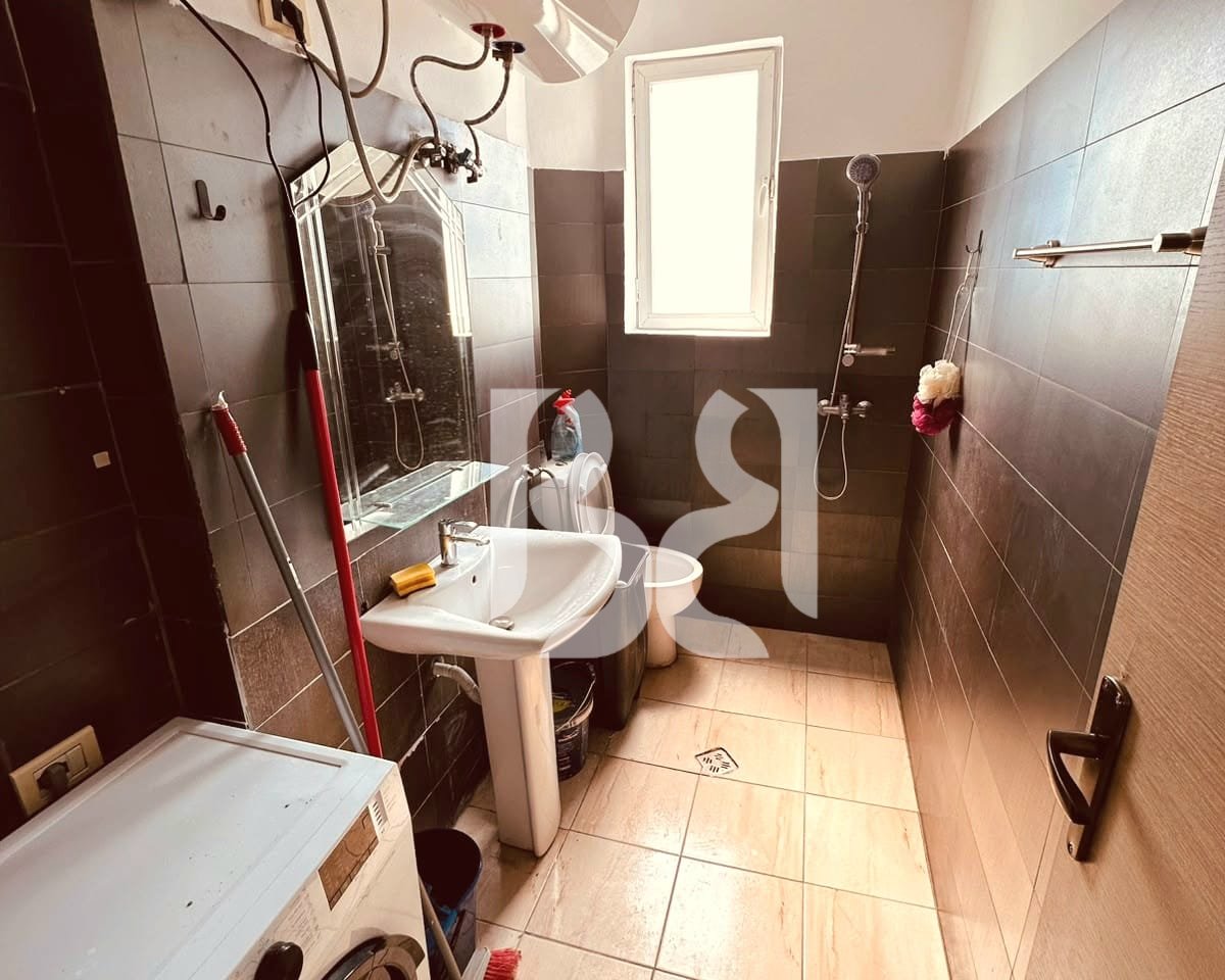 APARTAMENT ME QIRA 1+1 NË SHKOLLËN E BASHKUAR, TIRANË