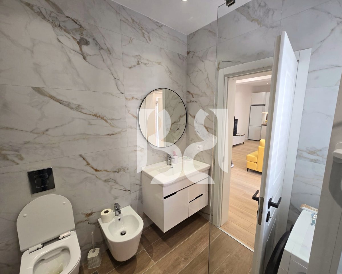 Shtëpi Private me Qira pas Shkollës Harry Fultz – 309 m² | Oborr i Madh | 2 Parkime | 120,000 Lekë