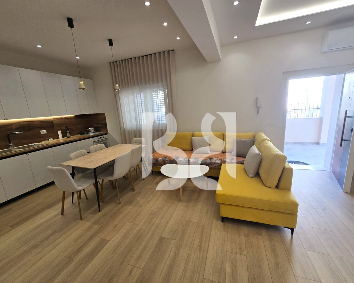 Shtëpi Private me Qira pas Shkollës Harry Fultz – 309 m² | Oborr i Madh | 2 Parkime | 120,000 Lekë