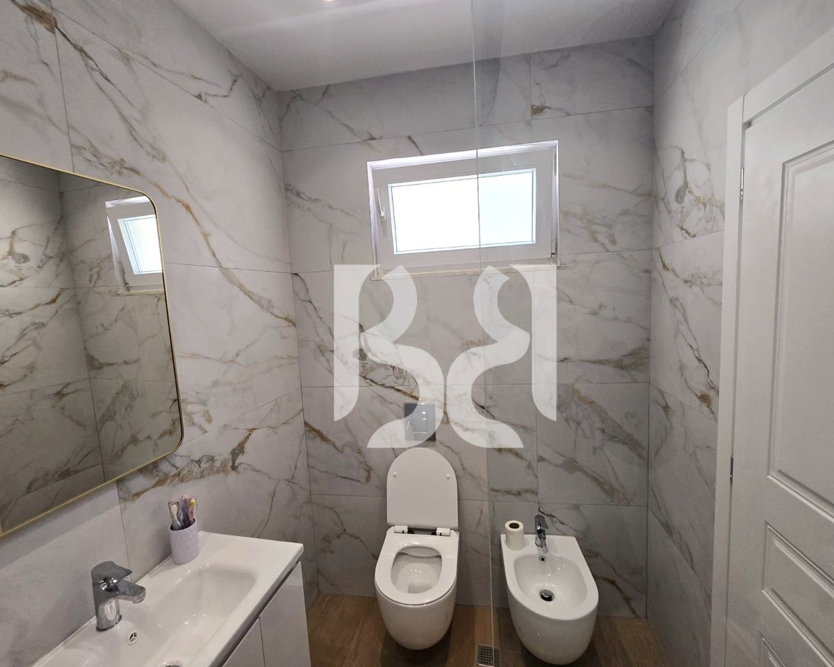 Shtëpi Private me Qira pas Shkollës Harry Fultz – 309 m² | Oborr i Madh | 2 Parkime | 120,000 Lekë