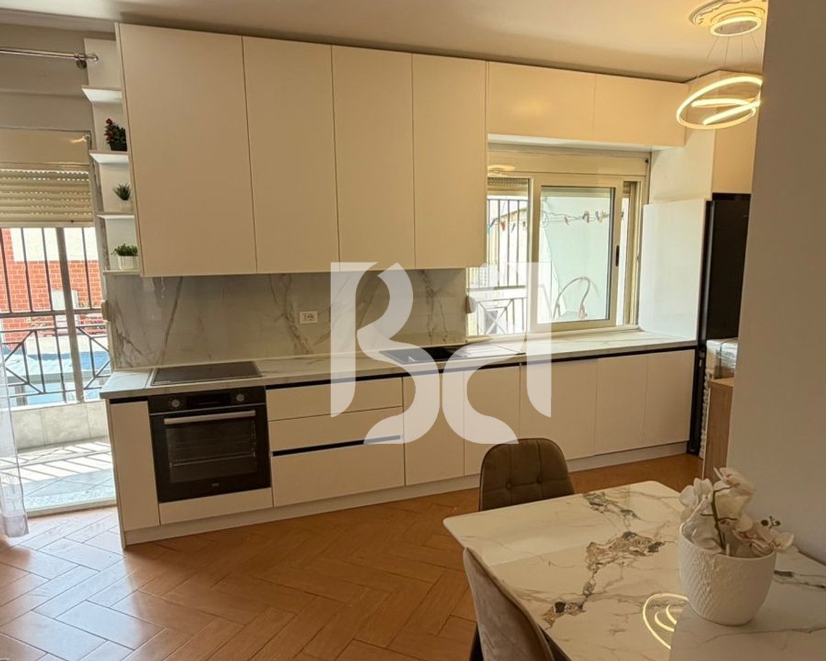 APARTAMENT 2+1+2 PER SHITJE NE SELVI