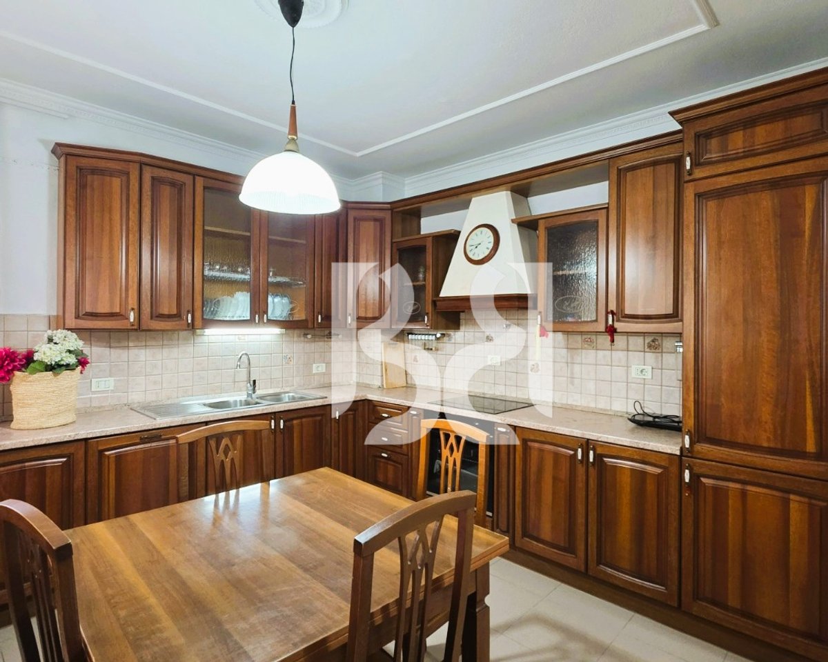 APARTAMENT 2+1+BALLKON ME QIRA NE BLLOK RRUGA PJETER BOGDANI