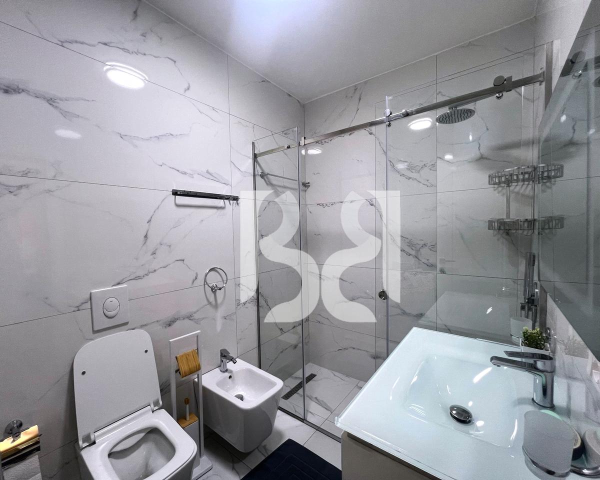 Apartament 1+1 me Qira  Parkim pranë RTSH-së | 80 m² | Pamje nga Qendra | 1,080 €/Muaj