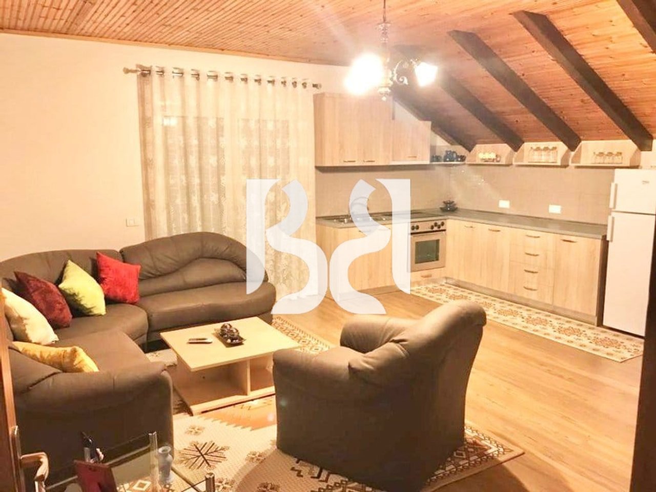 APARTAMENT ME QIRA 3+1+2 NË XHAMLLIK, TIRANË