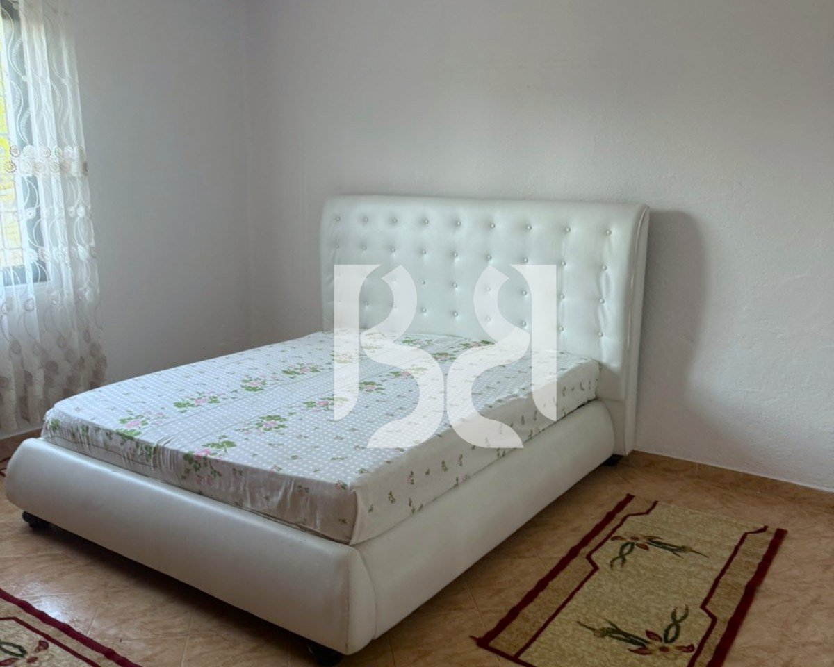 Shtëpi Private 2+1 me Qira në Rrugën 5-Maji | 1 Kat | Oborr | Parkim | 60,000 Lekë