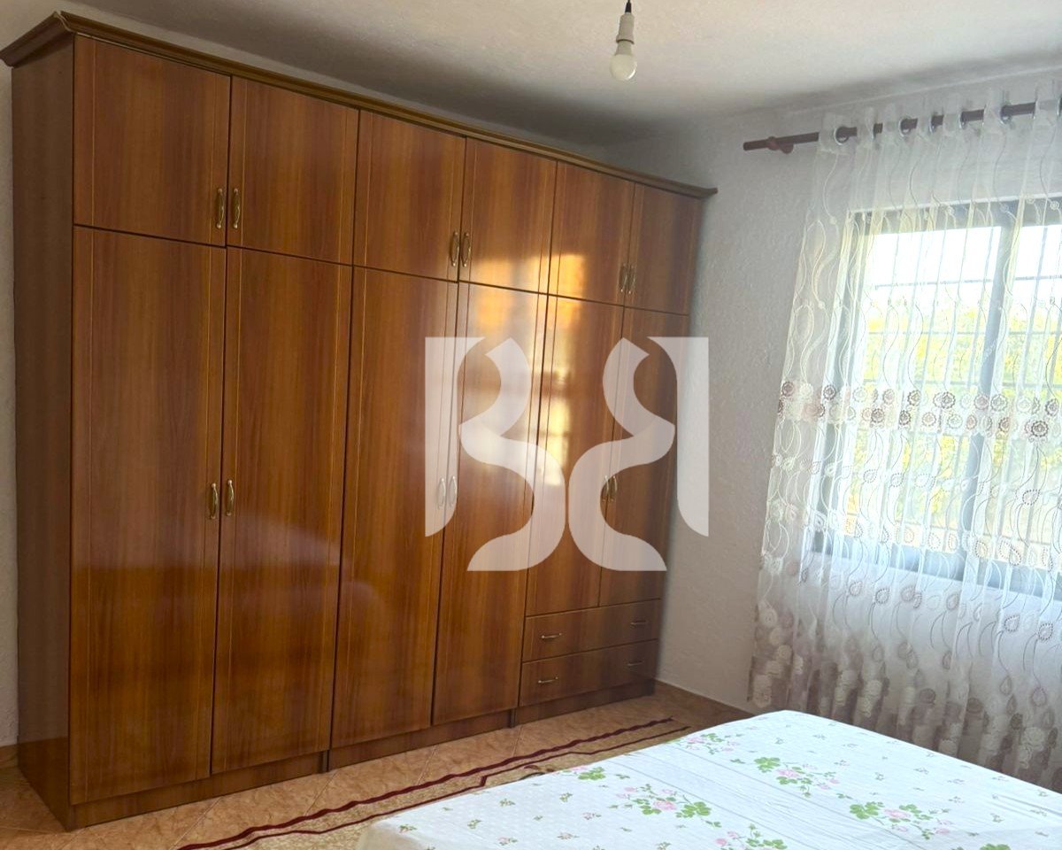 Shtëpi Private 2+1 me Qira në Rrugën 5-Maji | 1 Kat | Oborr | Parkim | 60,000 Lekë