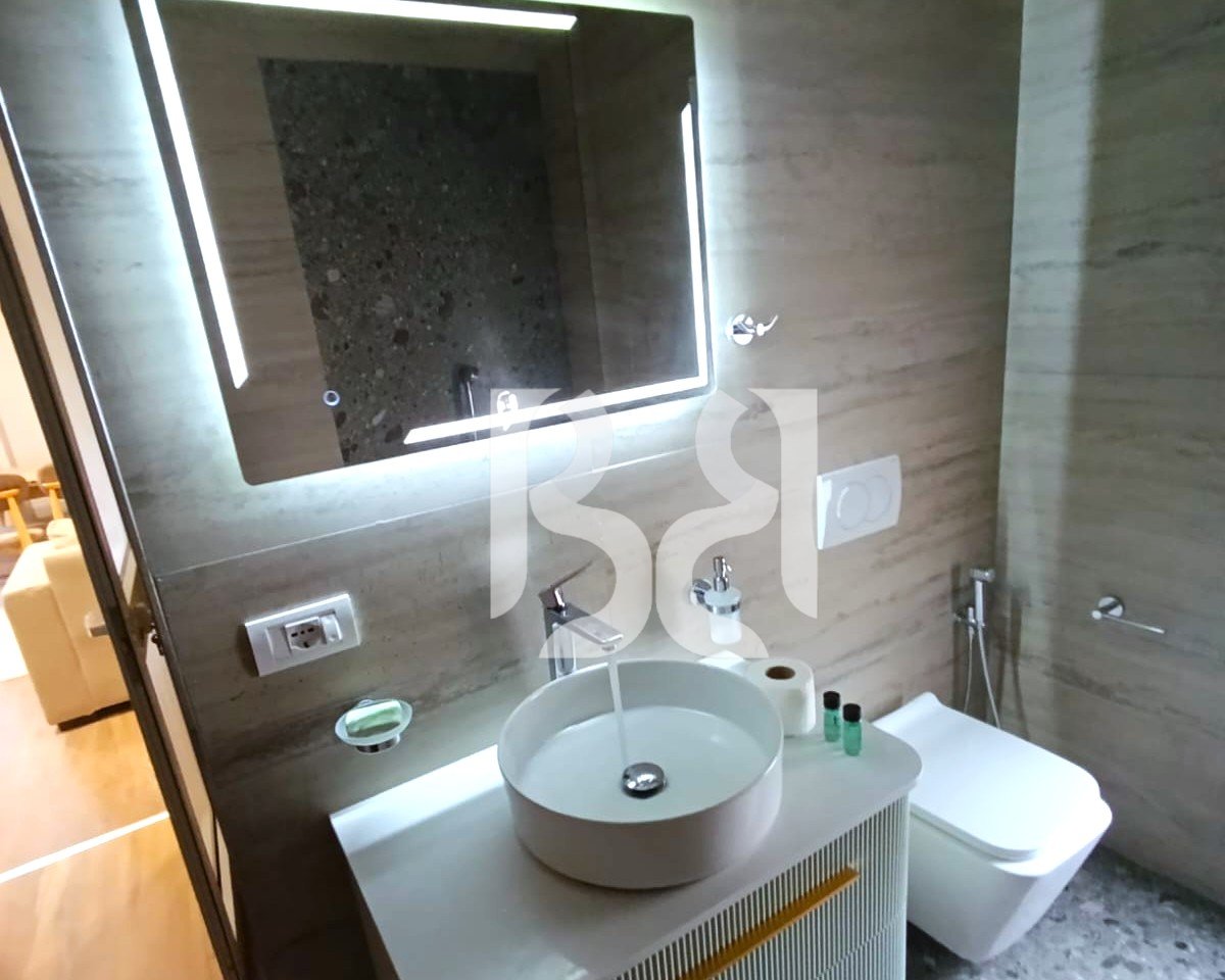Apartament 1+1 me Qira në Vilë Elitare përballë TEG – 80 m² | Parkim | 65,000 Lekë