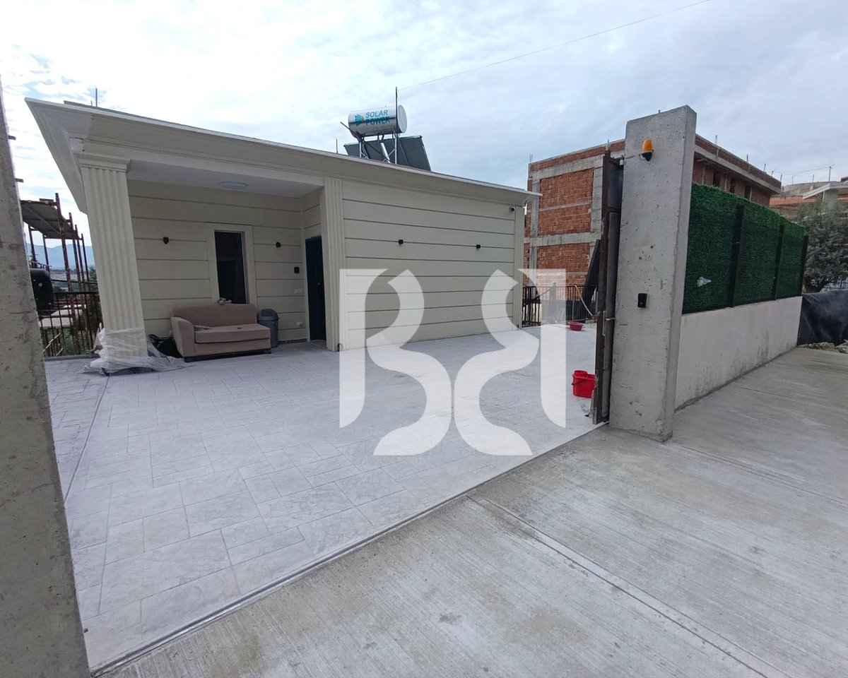 Apartament 1+1 me Qira në Vilë Elitare përballë TEG – 80 m² | Parkim | 65,000 Lekë