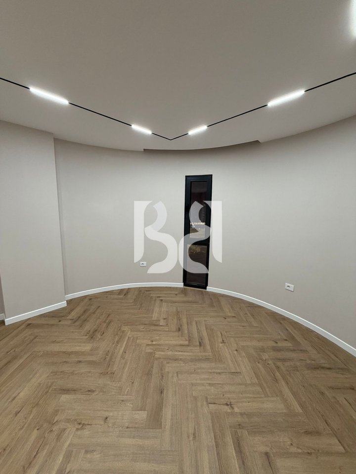 AMBIENTE COMMERCIALE  3+1+2 IN AFFITTO  PRESSO OASIS A ASTIR**