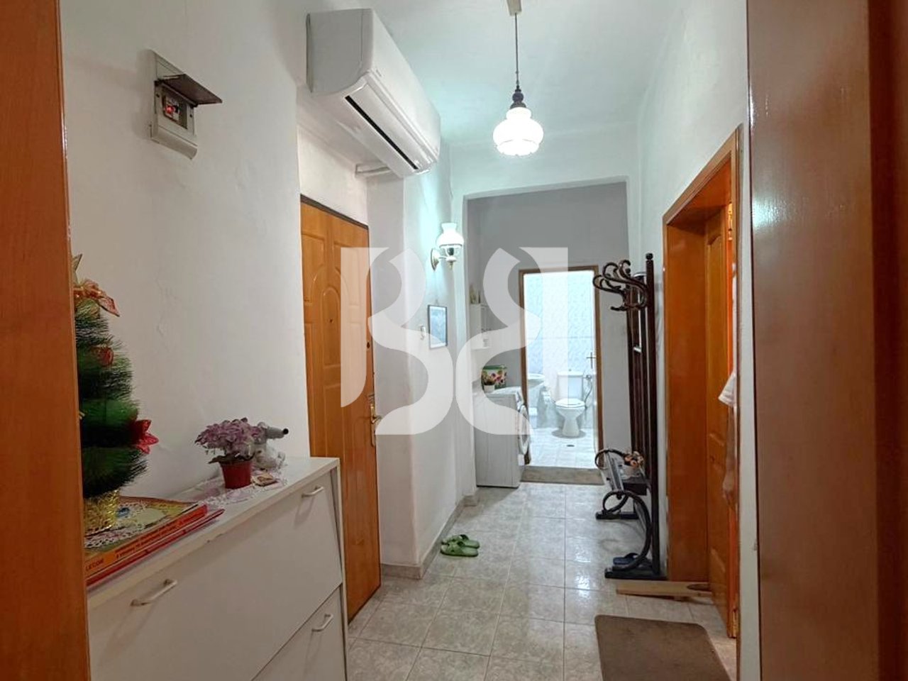 APARTAMENT 1+1+BALLKON ME QIRA TEK KINEMA AGIMI