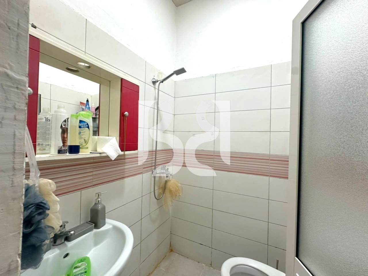 APARTAMENT 2+1+2+ AMBIENT BIZNESI NE SHITJE NE QESARAK, FRESK