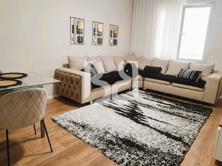 APPARTAMENTO 1+1 IN AFFITTO VICINO AL MOZAIKO DI TIRANA