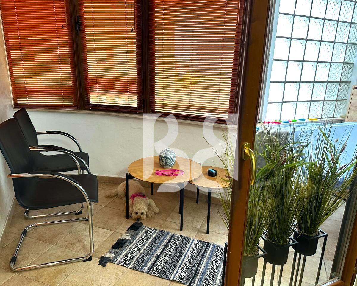 Apartament 2+1 me Qira në Qendër, te 9-Katëshet – 75 m² | Kati 4 | 80,000 Lekë/Muaj