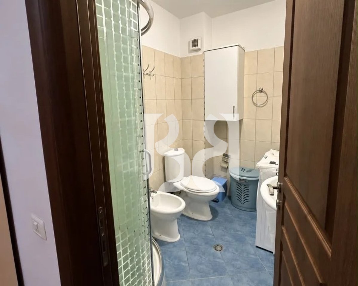 APARTAMENT ME QERA 1+1+ BALLKON PRANE ALI DEMIT, RRUGA IDRIZ DOLLAKU*