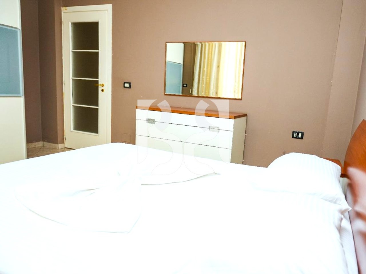 Apartment 3+1 for Rent on Zogu i Parë Boulevard | 1,000 €/Month