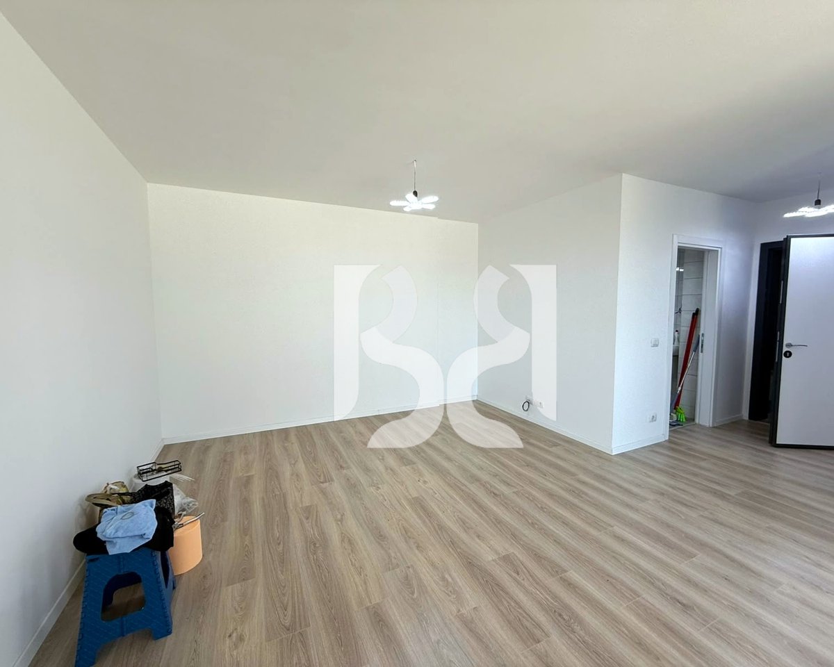 Zyrë me Qira në Kompleksin Akses Tirana – Ish-Dogana | 118 m² | Kati 3 | 80,000 Lekë/Muaj