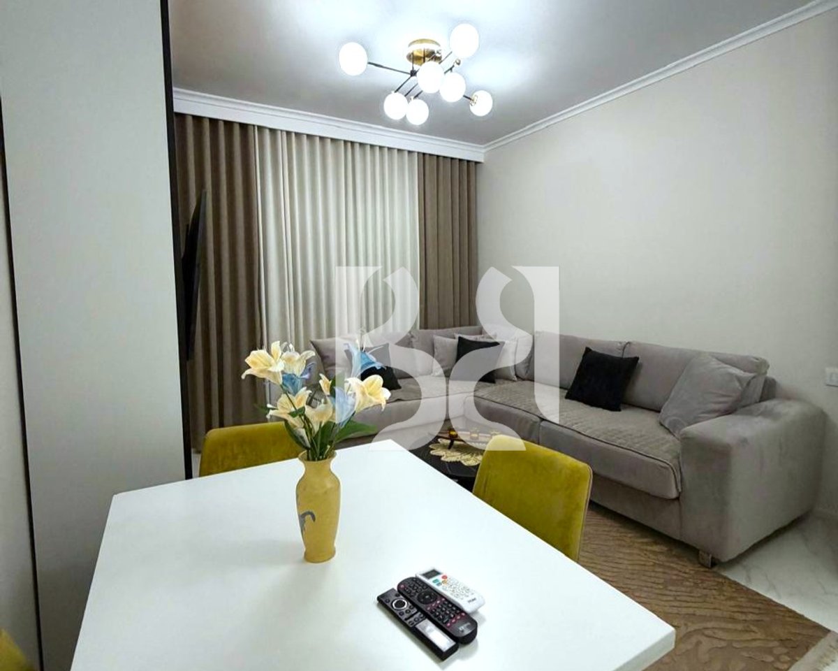 Apartament 2+1 me Qira në Golden Park – Kati 5 | 65,000 Lekë/Muaj