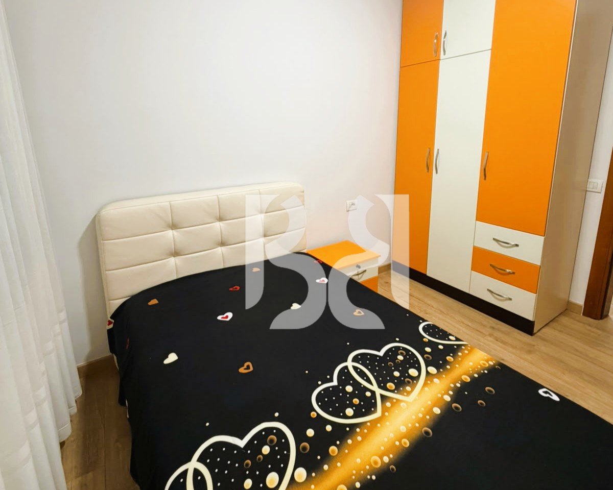 APARTAMENT 2+1 ME QIRA PRANE RESTORANT FRESKU