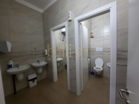 SUPER BUSINESS PREMISES 450 M2 ON DIBRA STREET!