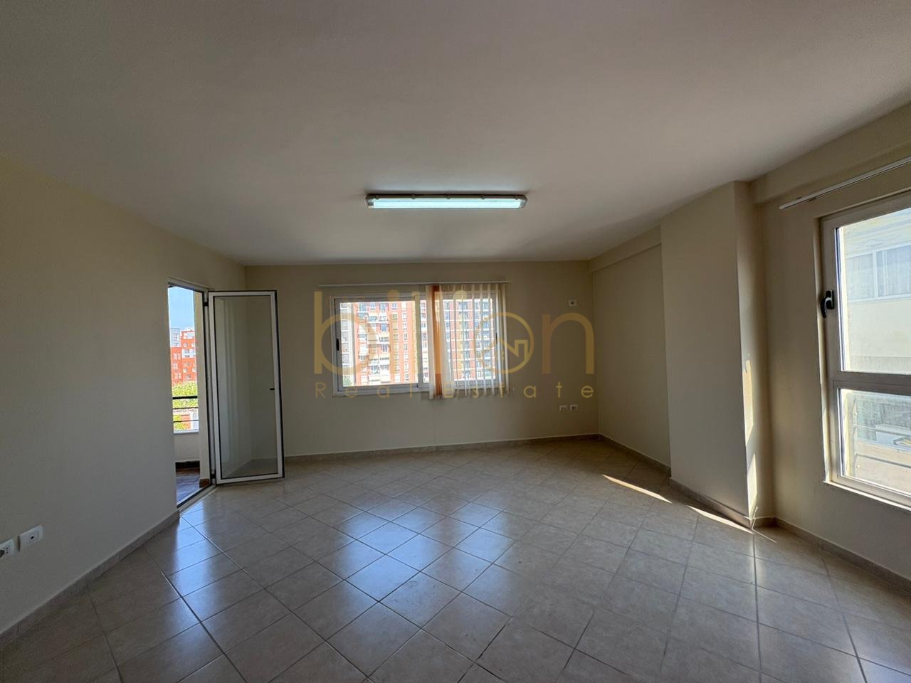 SHITET APARTAMENT 2+1+2 NE ASTIR!