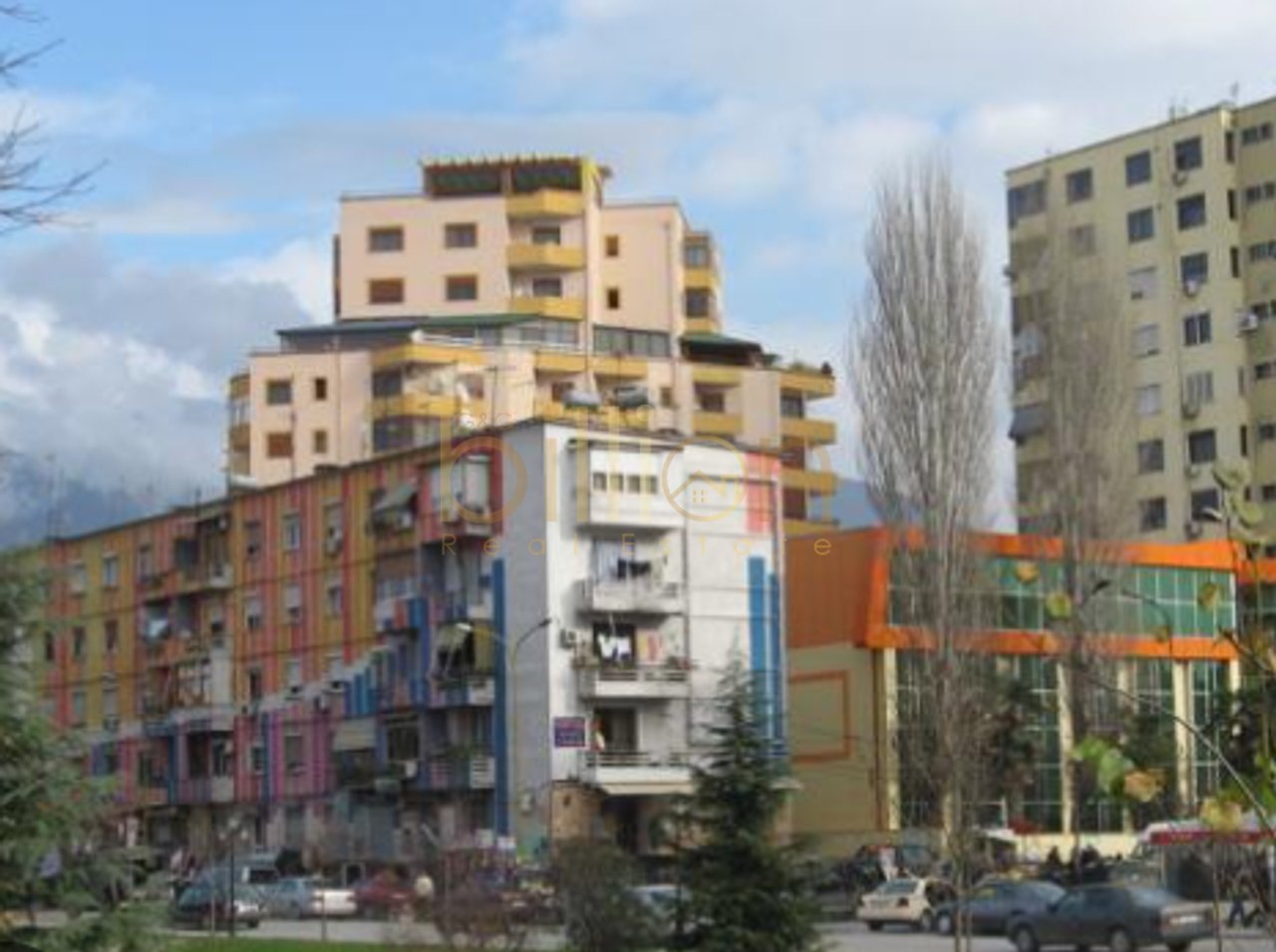 WAREHOUSE / STORE FOR RENT – NEAR THE BALLET SCHOOL