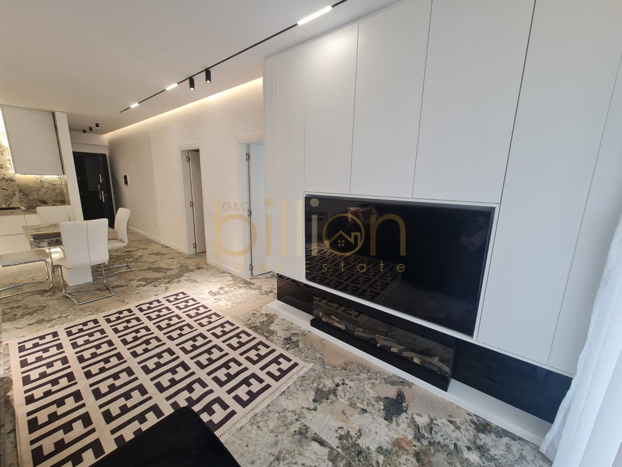 APARTAMENT 1+1 ME QIRA TEK LIQENIT ARTIFICIAL – ME POST PARKIM TË PËRFSHIRË