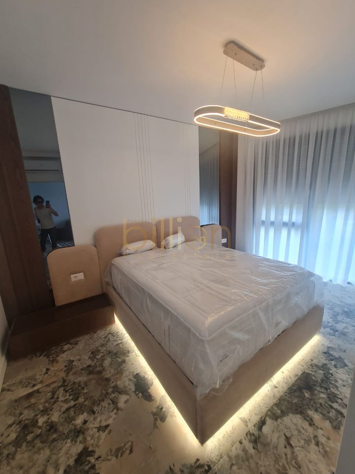 APARTAMENT 1+1 ME QIRA TEK LIQENIT ARTIFICIAL – ME POST PARKIM TË PËRFSHIRË