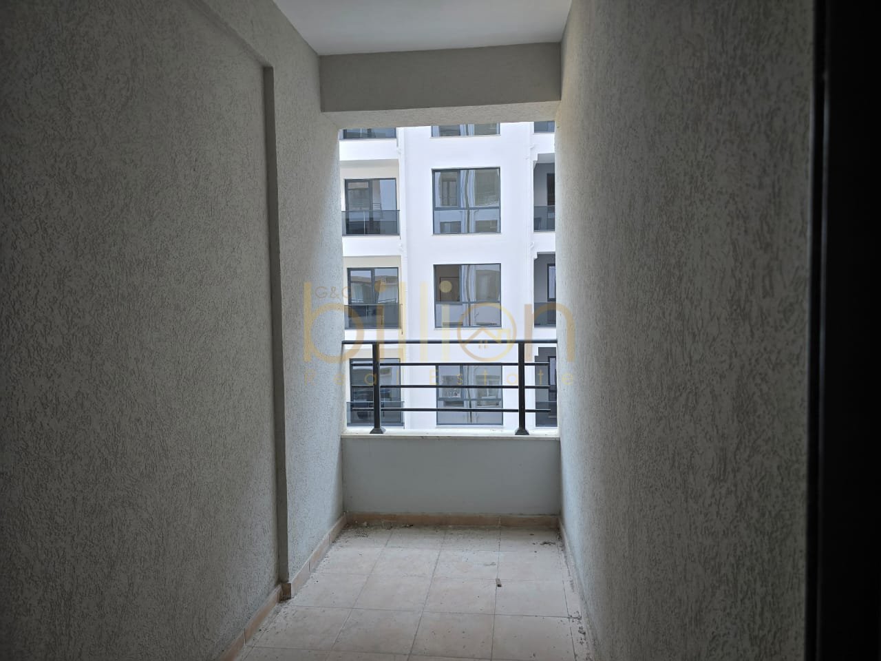 SHITET APARTAMENT 2+1 ME POST PARKIMI - VLORE