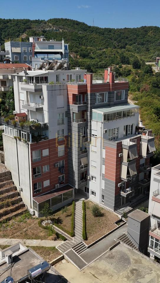 OPPORTUNITY! FOR SALE 2+1 APARTMENT WITH YARD AT IBN COMPLEX, BOTANICAL GARDEN!