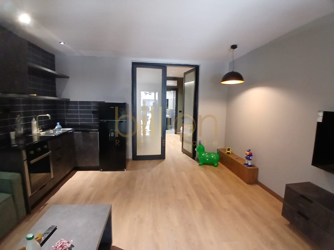 JEPET APARTAMENT ME QIRA-MYSLYM SHYRI