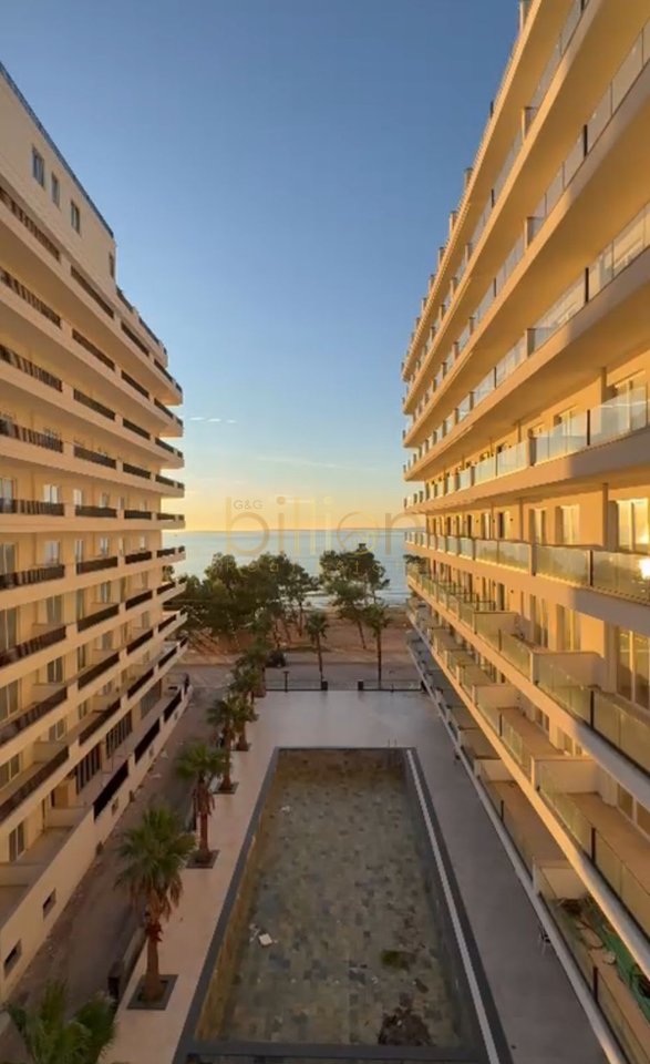 SHITET APARTAMENT 2+1 NË KUNE, SHËNGJIN – VIJË E PARË ME DETIN