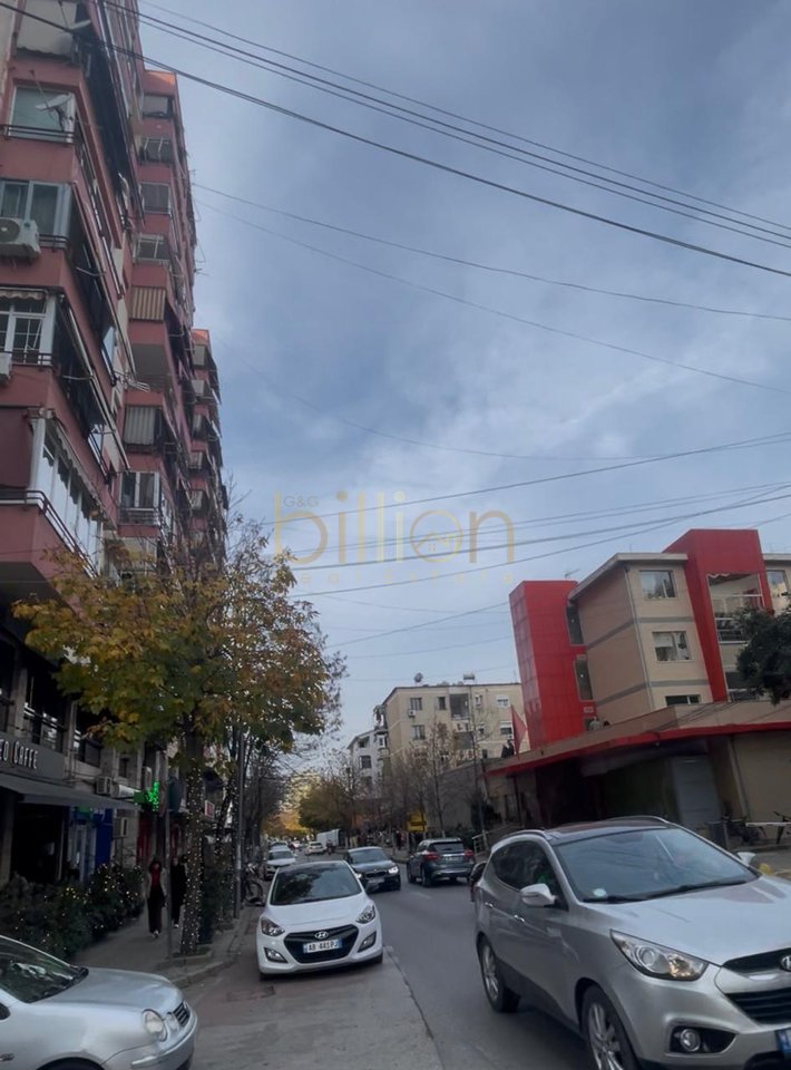 APARTMENT FOR SALE 190 m² ON SAMI FRASHERI STREET