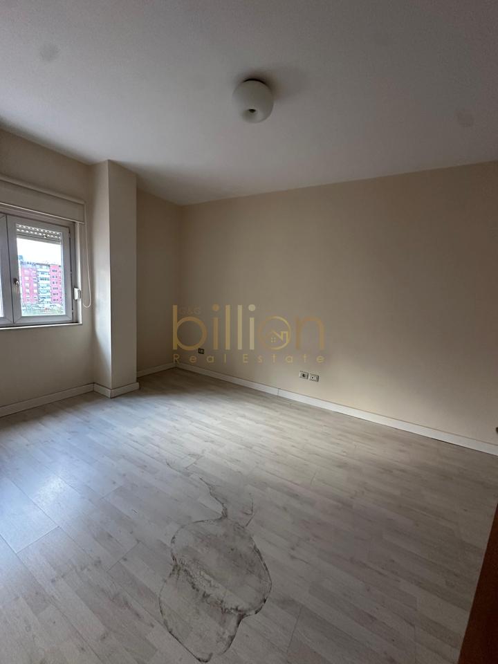 APARTMENT FOR SALE 190 m² ON SAMI FRASHERI STREET