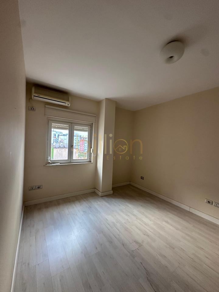 APARTMENT FOR SALE 190 m² ON SAMI FRASHERI STREET