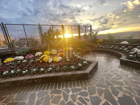 FRESH, SUPER PENTHOUSE FOR SALE!