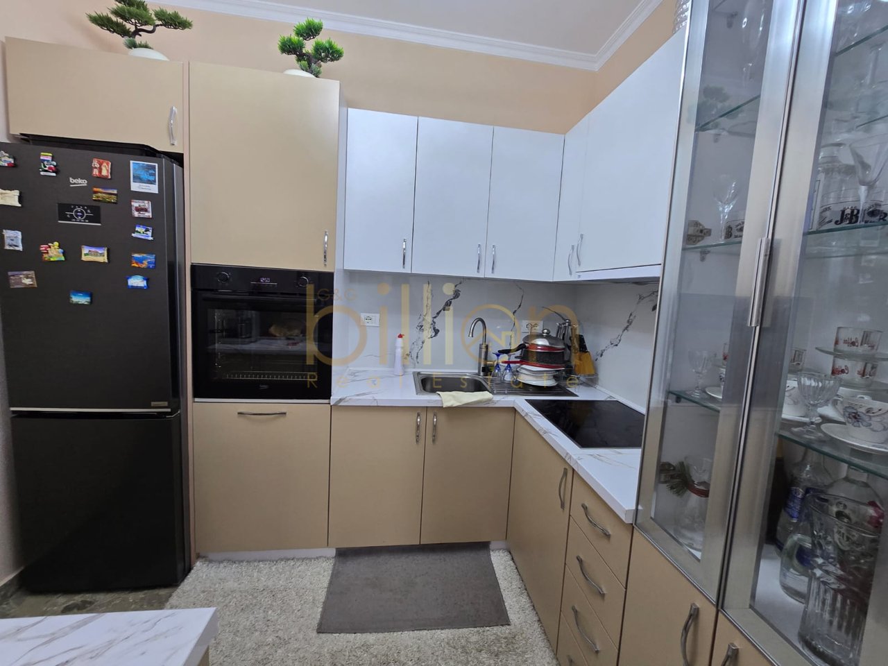 SHITET APARTAMENT 2+1 I MOBILUAR NË FRESK, TIRANË