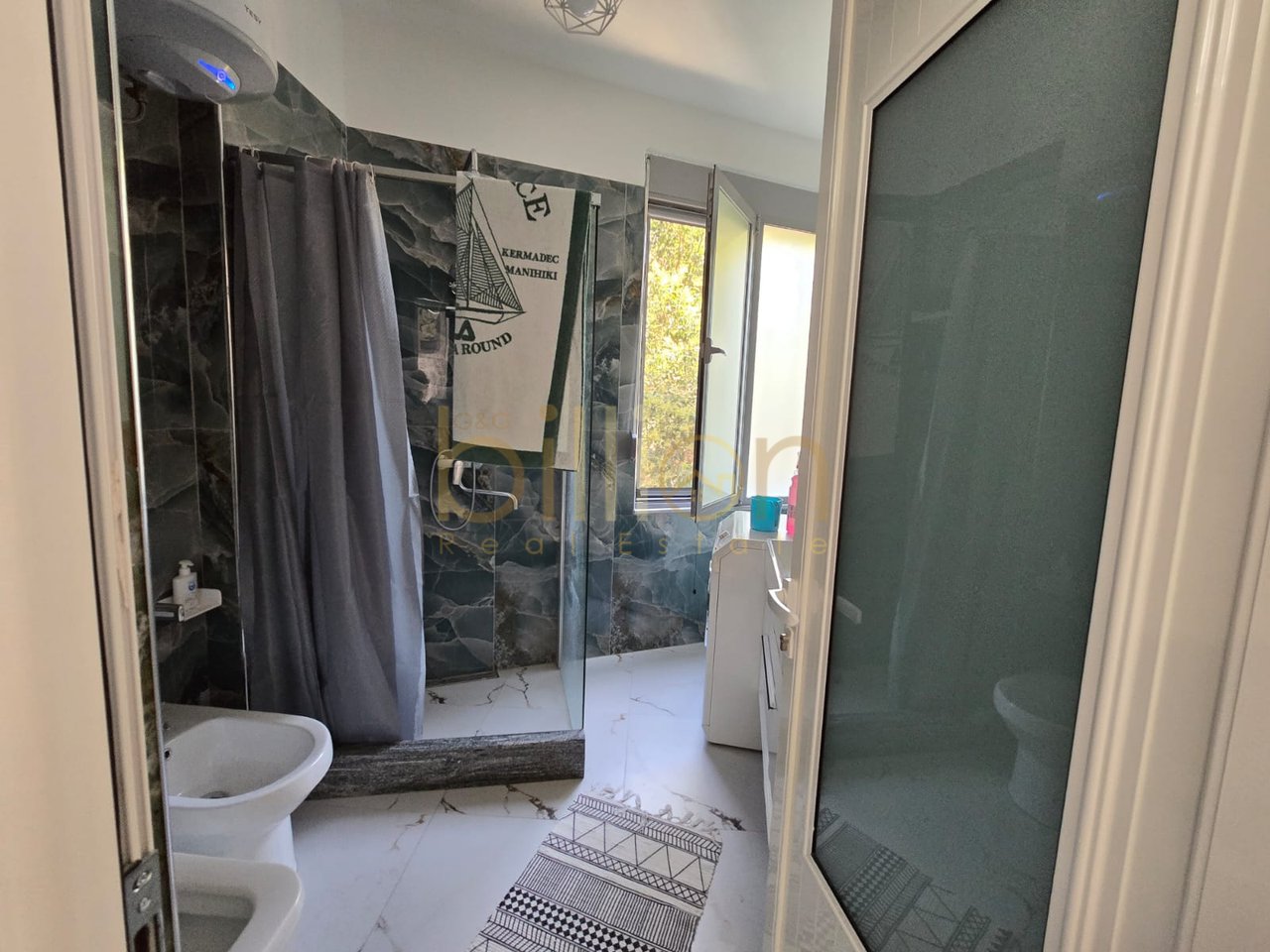 SHITET APARTAMENT 2+1 I MOBILUAR NË FRESK, TIRANË