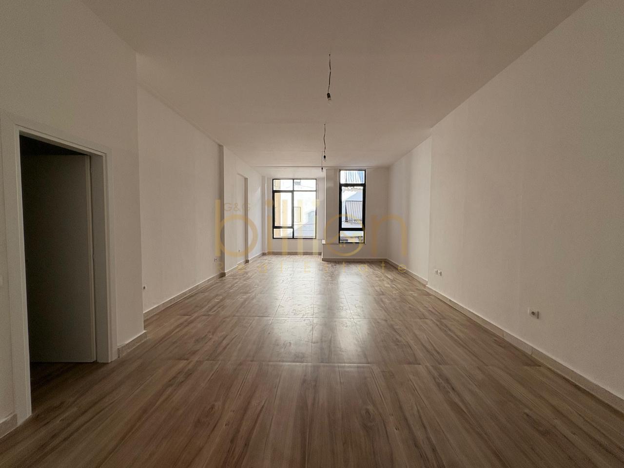 PRANE KAFE FLORA, JEPET ME QIRA AMBIENT BIZNESI KATI 1!