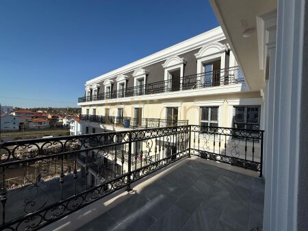 REZIDENCA, PORTA TIRANA E RE, APARTAMENT 2+1+2+GARDEROBE PER SHITJE!