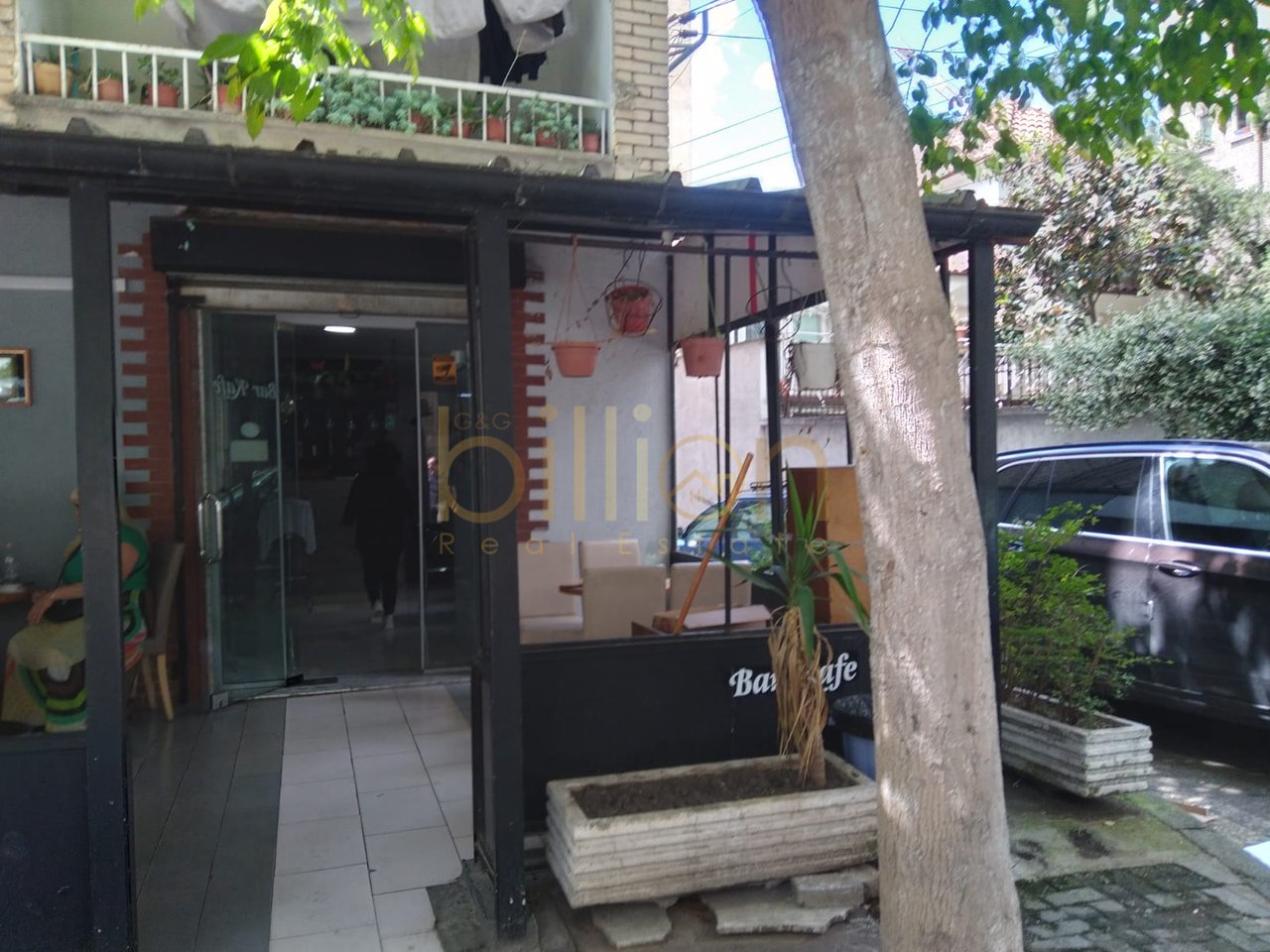 Jepet me Qira Lokal 80 m² – Te Stacioni i Trenit