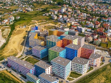 COMMERCIAL SPACE FOR RENT IN THE ALI DEMI AREA.